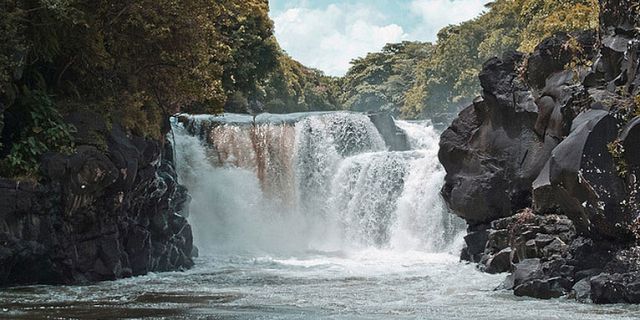 13 ile aux cerfs waterfalls GRSE